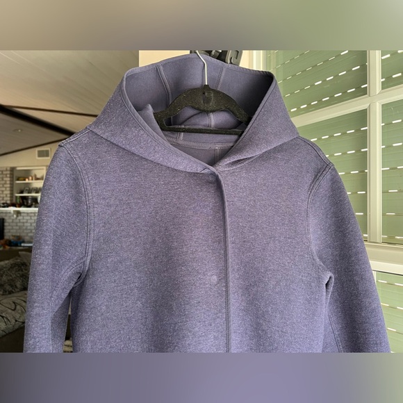 Lululemon City Bound Wrap - Picture 5 of 10